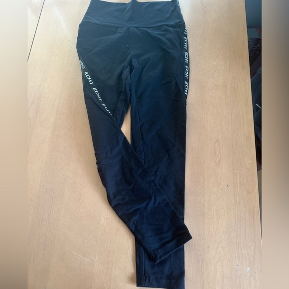 ECMT Pants 🖤🤍 - Picture 3 of 4